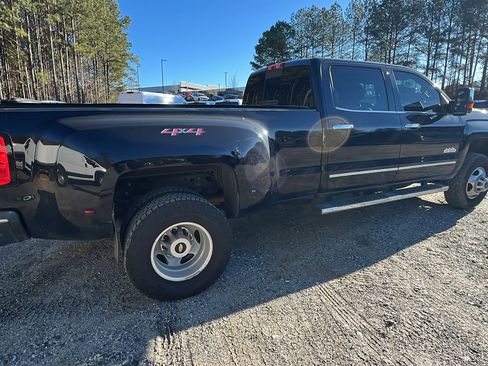 Used 2018 Chevrolet Silverado 3500 High Country w/ Duramax Plus Package image 8
