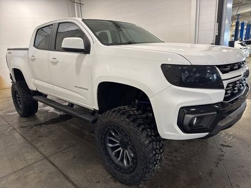 Used 2021 Chevrolet Colorado LT w/ LT Convenience Package image 3