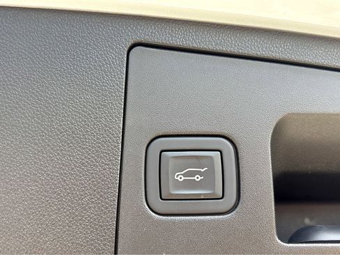 Certified 2024 Cadillac XT4 Premium Luxury image 35