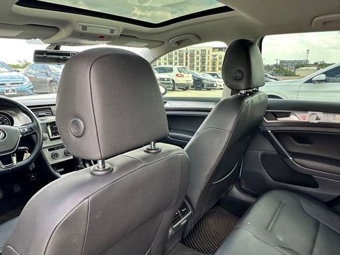 Used 2015 Volkswagen Golf TDI S image 21