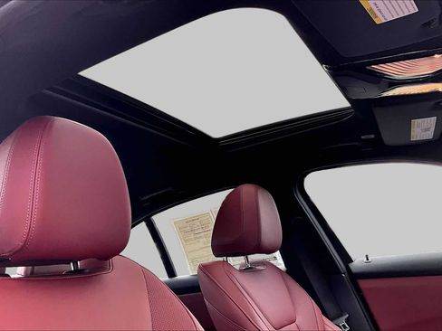 Certified 2025 BMW 330i Sedan RWD image 14