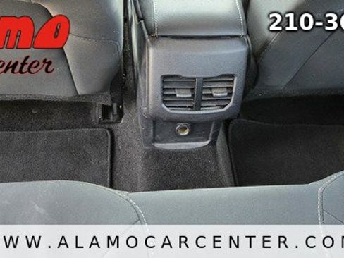 Used 2017 Ford Fusion SE image 31