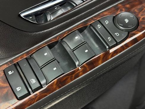 Used 2012 GMC Yukon XL Denali AWD/4WD image 31