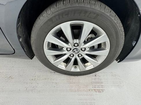 Used 2015 Toyota Camry XLE w/ Convenience Package FWD image 9