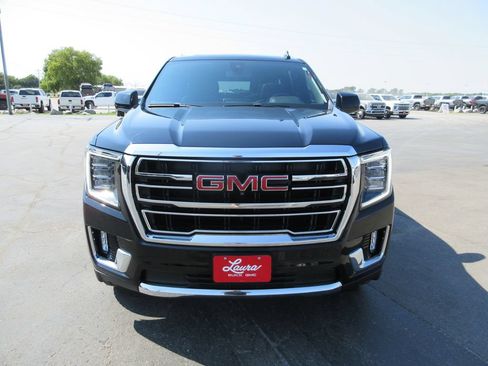 Certified 2022 GMC Yukon XL SLT w/ SLT Premium Package AWD/4WD image 13