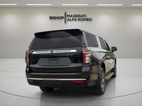 Used 2022 Chevrolet Suburban LT w/ Luxury Package image 5