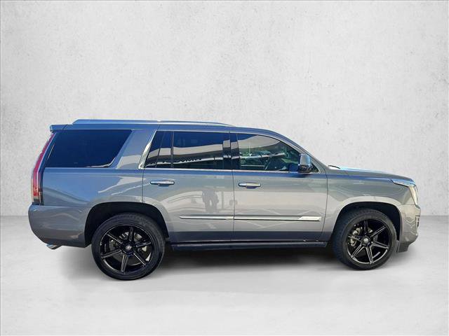 Used 2019 Cadillac Escalade Premium Luxury AWD/4WD image 4