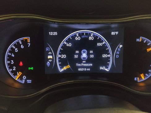 Used 2022 Jeep Grand Cherokee Laredo E RWD image 23