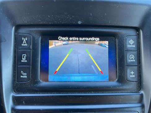 Used 2015 Chrysler 200 Limited w/ Convenience Group image 9