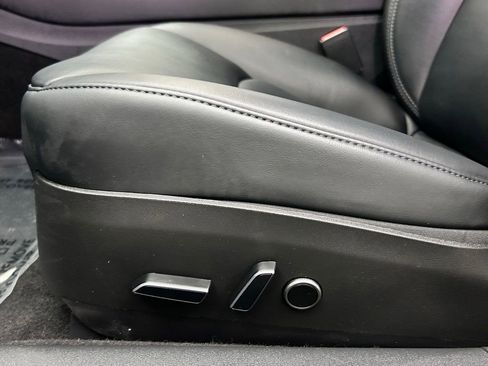 Used 2023 Tesla Model 3 Standard Range image 15