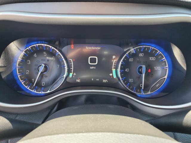 New 2027 Chrysler Pacifica Limited FWD image 10