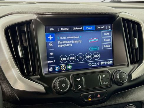 Used 2023 GMC Terrain SLT image 16