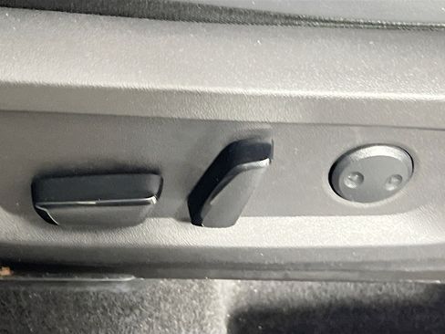 Used 2024 Mitsubishi Outlander SE image 16