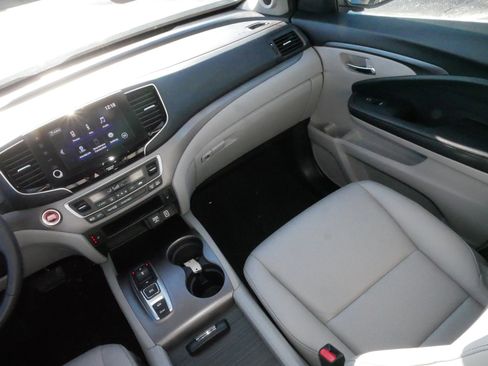 Used 2023 Honda Ridgeline RTL image 11