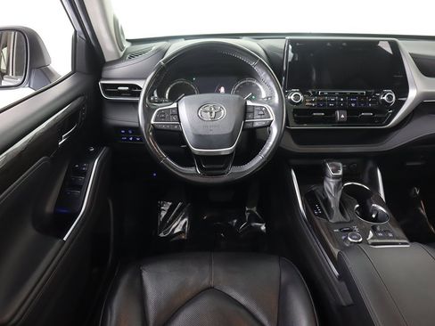 Used 2022 Toyota Highlander Platinum image 42