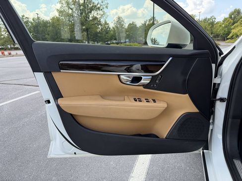 Used 2017 Volvo S90 T5 Momentum w/ Convenience Package FWD image 10
