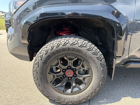 Used 2024 Toyota Tacoma TRD Pro AWD/4WD image 6