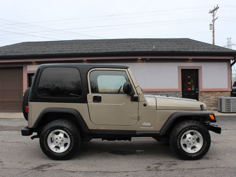 Used 2004 Jeep Wrangler SE w/ Ecco Tire & Wheel Group image 3