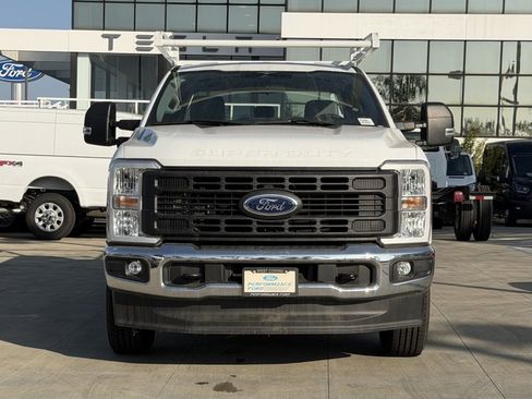 Used 2023 Ford F250 XL w/ XL Chrome Package image 3