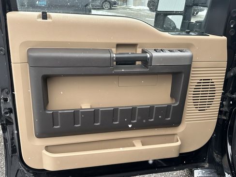 Used 2016 Ford F250 Lariat w/ Chrome Package image 10