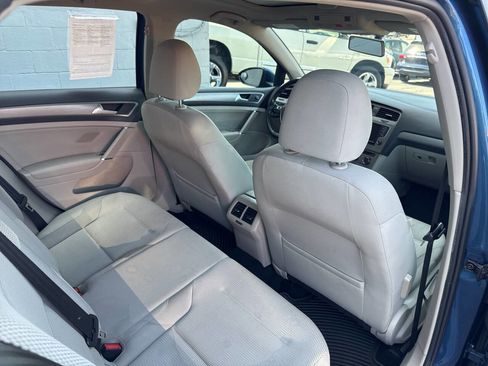 Used 2016 Volkswagen Golf S FWD image 22