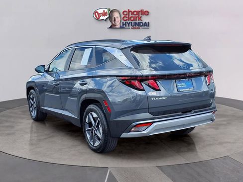 Used 2025 Hyundai Tucson SEL FWD image 3