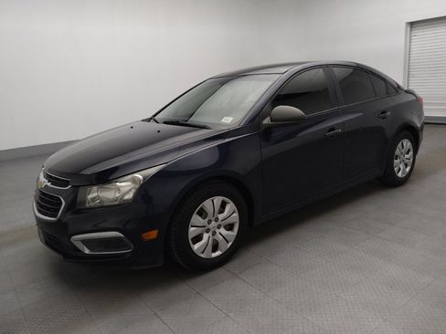 Used 2016 Chevrolet Cruze LS image 2