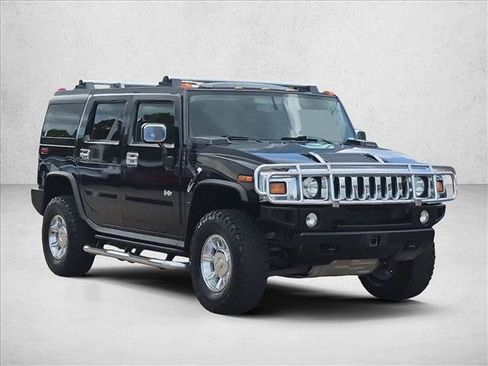 Used 2005 HUMMER H2 w/ Preferred Equipment Group AWD/4WD image 3