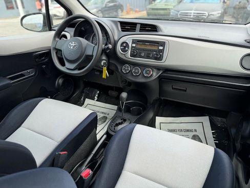 Used 2012 Toyota Yaris L image 20