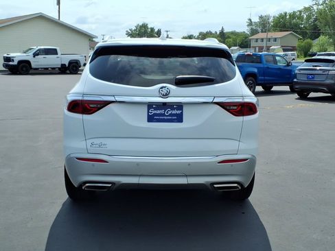 Used 2023 Buick Enclave Essence AWD/4WD image 5