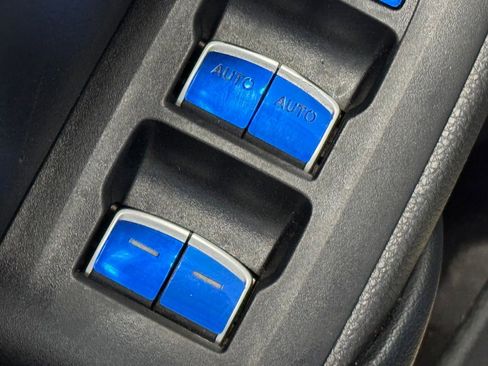 Used 2018 Honda Accord Touring image 12