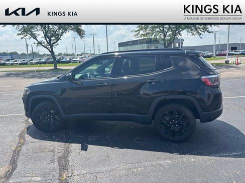 Used 2024 Jeep Compass Latitude w/ Convenience Group AWD/4WD image 13
