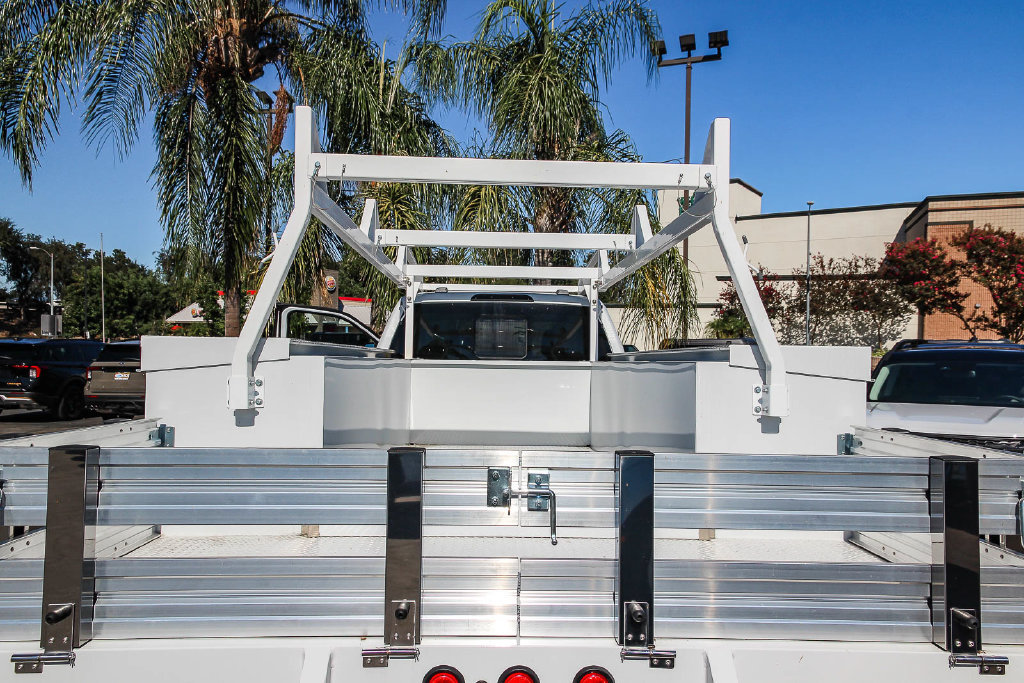 New 2025 Ford F550 4x4 SuperCab Super Duty image 30