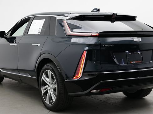 Used 2024 Cadillac Lyriq Tech RWD image 5