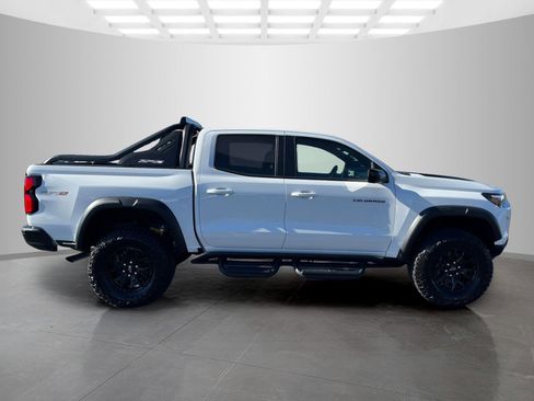 Used 2025 Chevrolet Colorado ZR2 w/ Midnight Edition image 3
