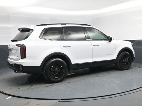 Used 2025 Kia Telluride AWD image 4