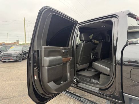 Used 2022 GMC Sierra 2500 Denali w/ Denali Black Diamond Edition AWD/4WD image 36