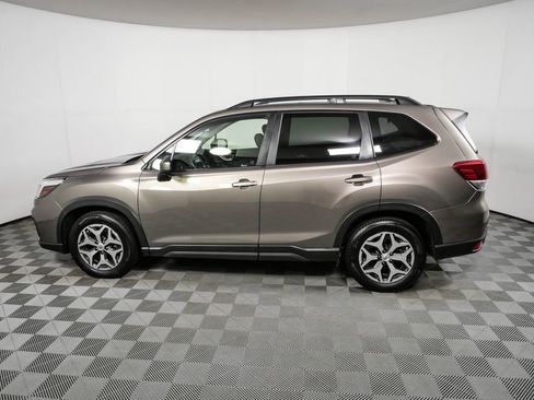 Used 2019 Subaru Forester Premium w/ All-Weather Package AWD/4WD image 29