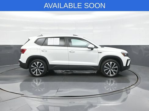 Used 2022 Volkswagen Taos SE AWD/4WD image 8