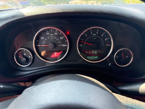 Used 2015 Jeep Wrangler Unlimited Rubicon w/ Dual Top Group AWD/4WD image 22