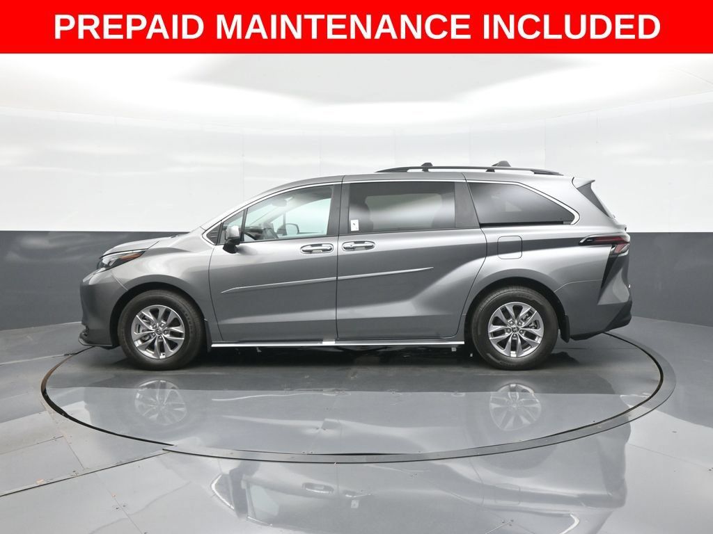 Certified 2026 Toyota Sienna XLE FWD image 4