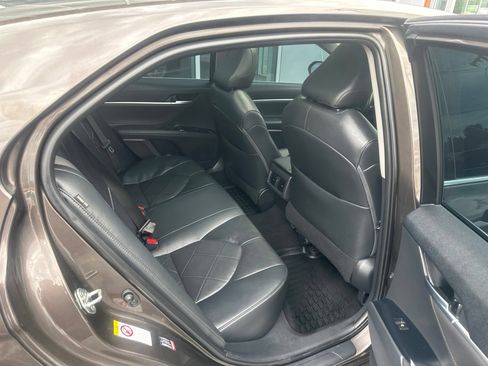 Used 2018 Toyota Camry XLE w/ Driver Assist Package FWD image 11