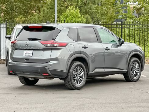 Used 2024 Nissan Rogue S AWD/4WD image 3