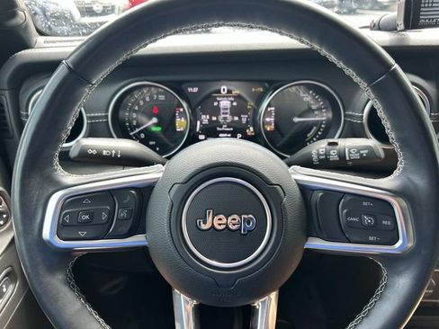 Used 2022 Jeep Wrangler Unlimited Sahara w/ Cold Weather Group AWD/4WD image 29