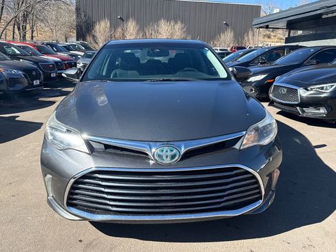 Used 2018 Toyota Avalon XLE Premium image 2