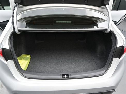 Used 2026 Toyota Corolla SE image 12