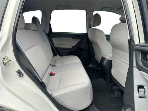 Used 2018 Subaru Forester 2.5i w/ Alloy Wheel Package image 18