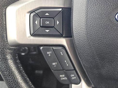 Used 2015 Ford F150 Platinum w/ Equipment Group 701A Luxury image 15