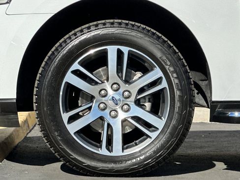 Used 2023 Ford Expedition Max Limited image 27