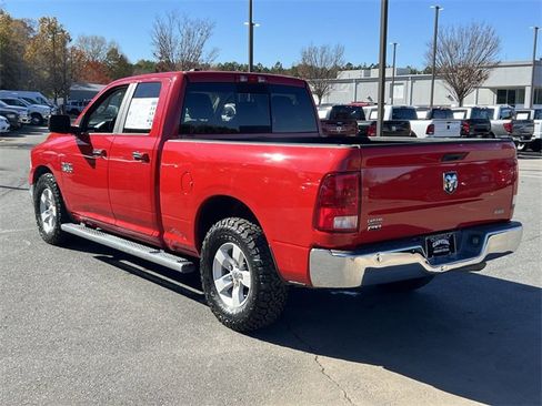 Used 2017 RAM 1500 Classic SLT image 11